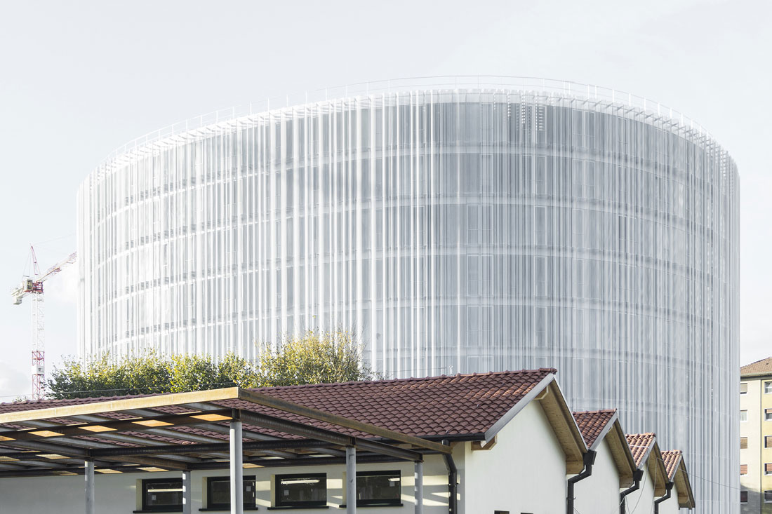 L'eleganza giapponese di SANAA per il nuovo complesso dell'Università Bocconi, tutt'ora in costruzione.